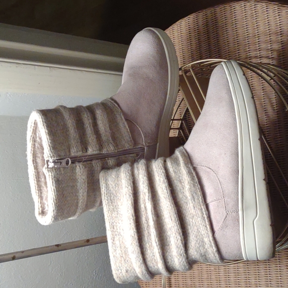 winter boots - Picture 2 of 5